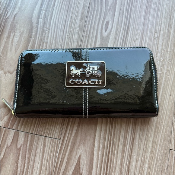 COACH Glossy Black Wallet with Silver Accents - Picture 1 of 7
